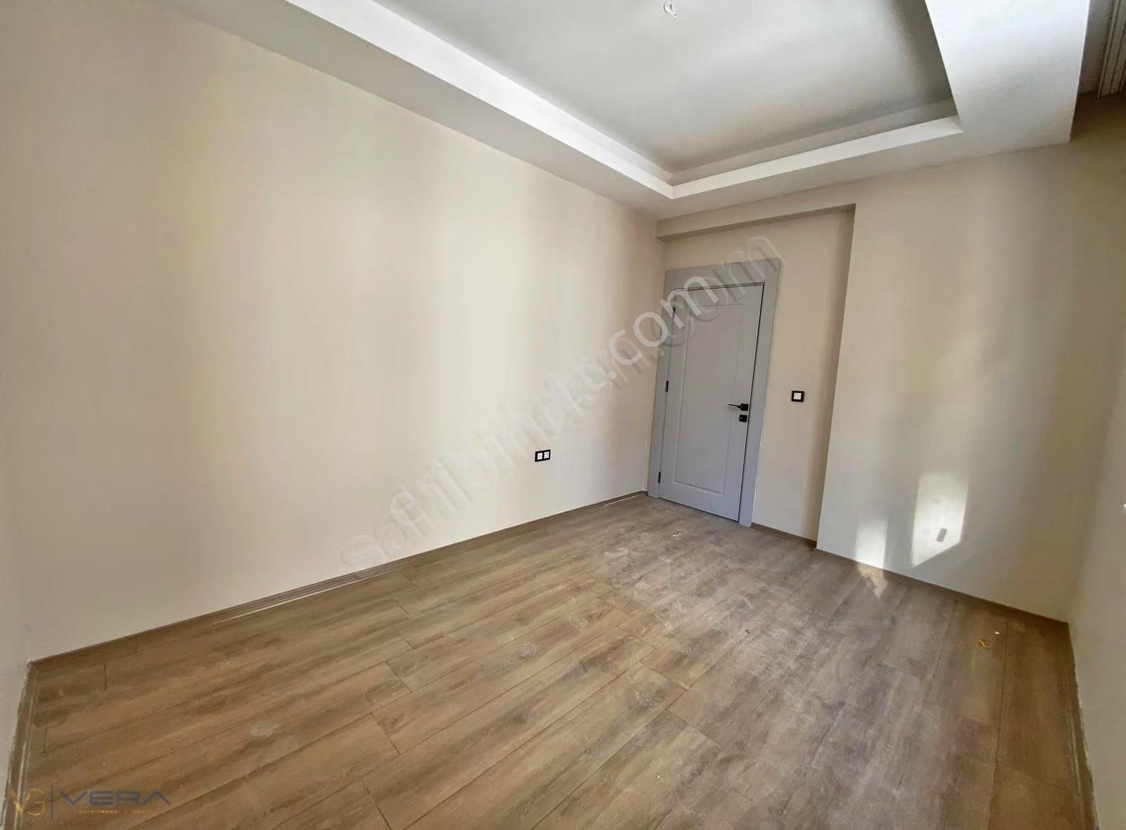 Vera'dan Abdulhamithan'da Satılık 3.5+1 Fırsat Daire - Görsel 5