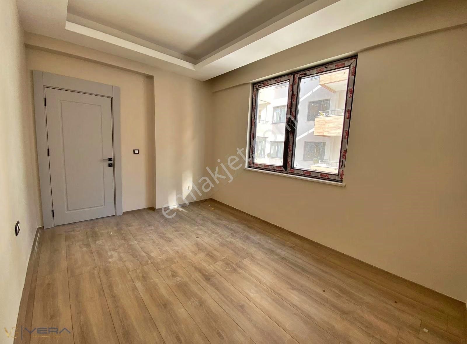 Vera'dan Abdulhamithan'da Satılık 3.5+1 Fırsat Daire - Görsel 15