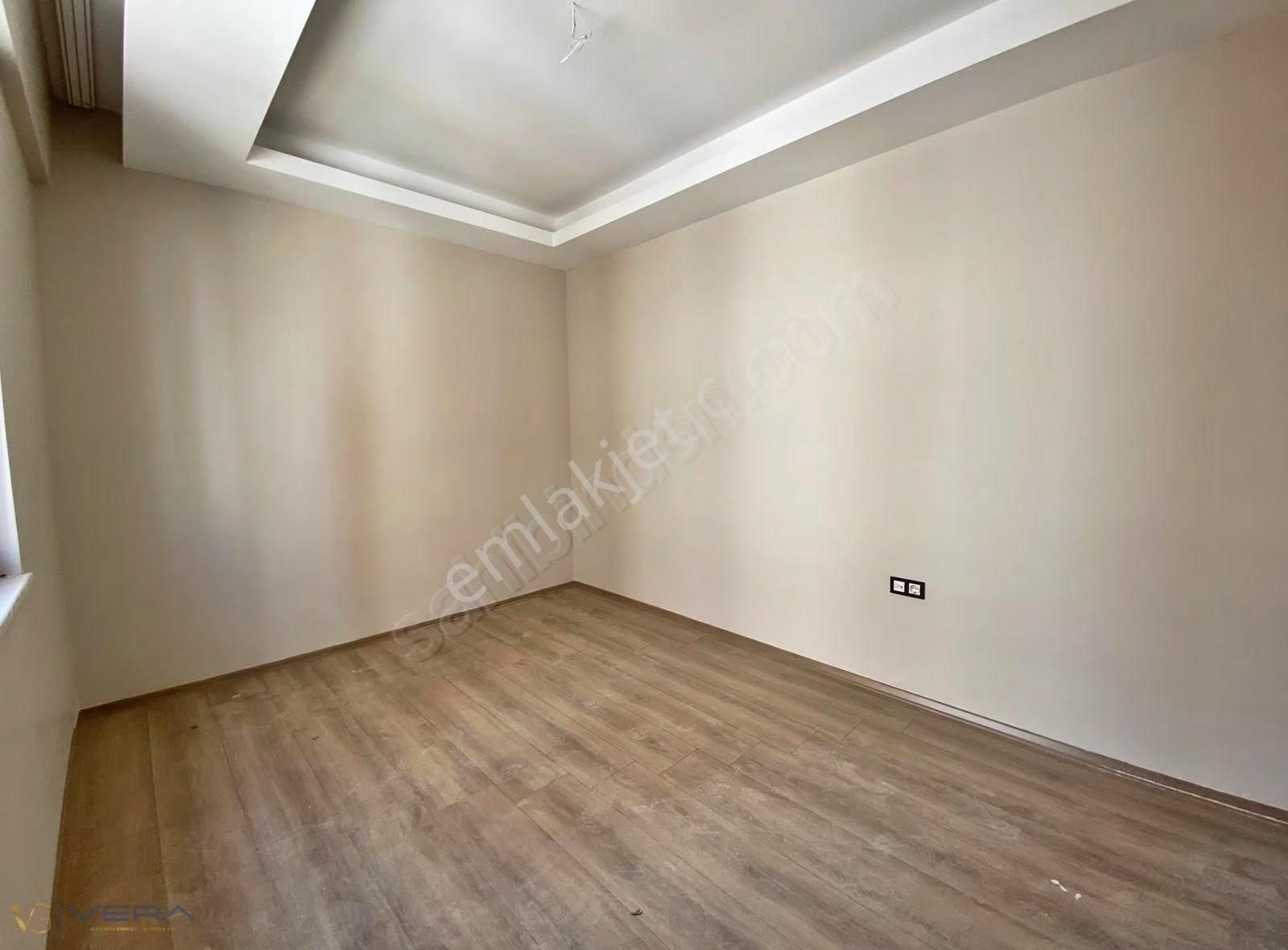 Vera'dan Abdulhamithan'da Satılık 3.5+1 Fırsat Daire - Görsel 31