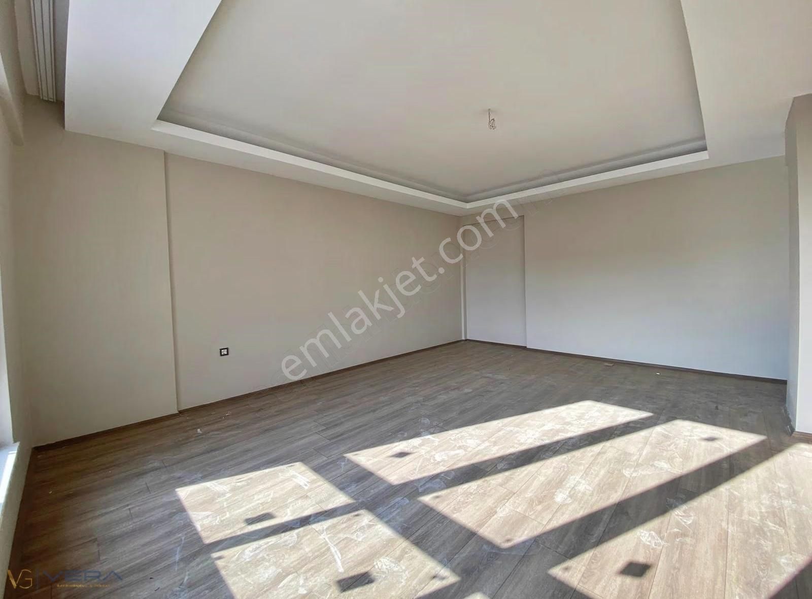 Vera'dan Abdulhamithan'da Satılık 3.5+1 Fırsat Daire - Görsel 24