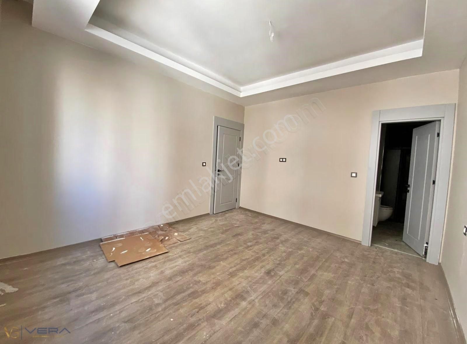 Vera'dan Abdulhamithan'da Satılık 3.5+1 Fırsat Daire - Görsel 3