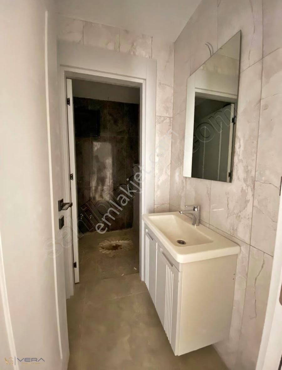 Vera'dan Abdulhamithan'da Satılık 3.5+1 Fırsat Daire - Görsel 7