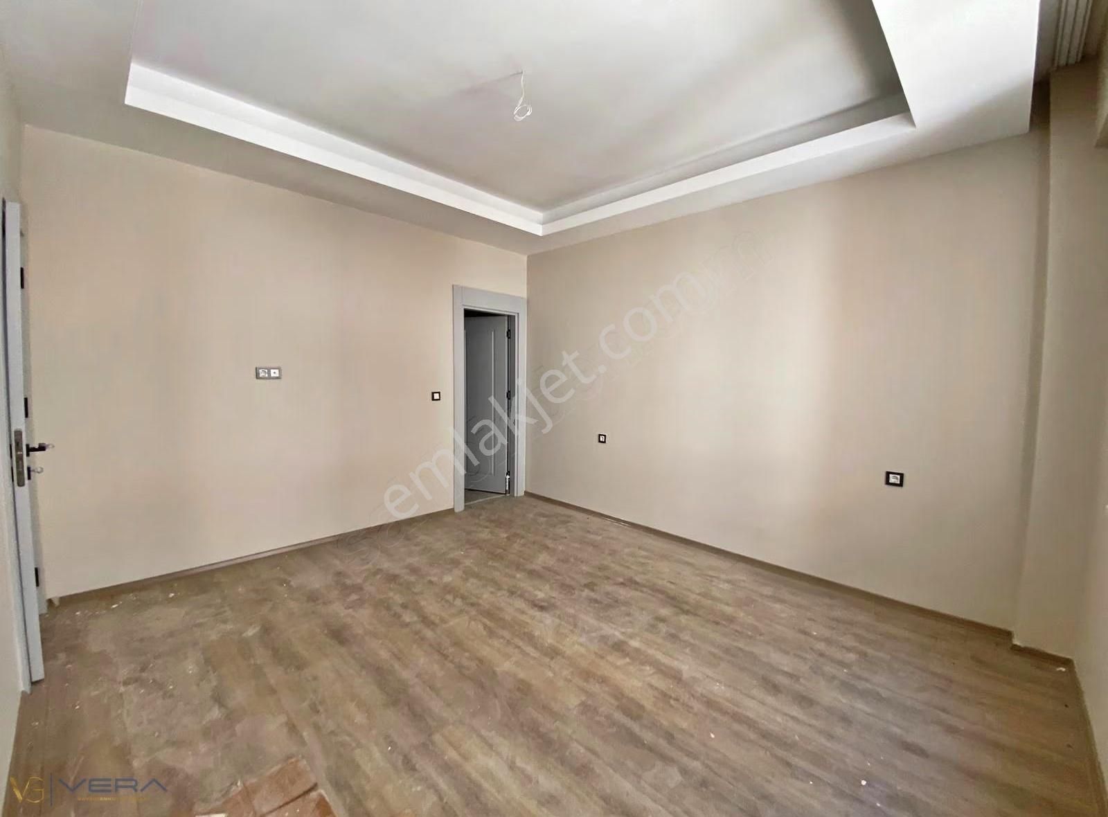 Vera'dan Abdulhamithan'da Satılık 3.5+1 Fırsat Daire - Görsel 9