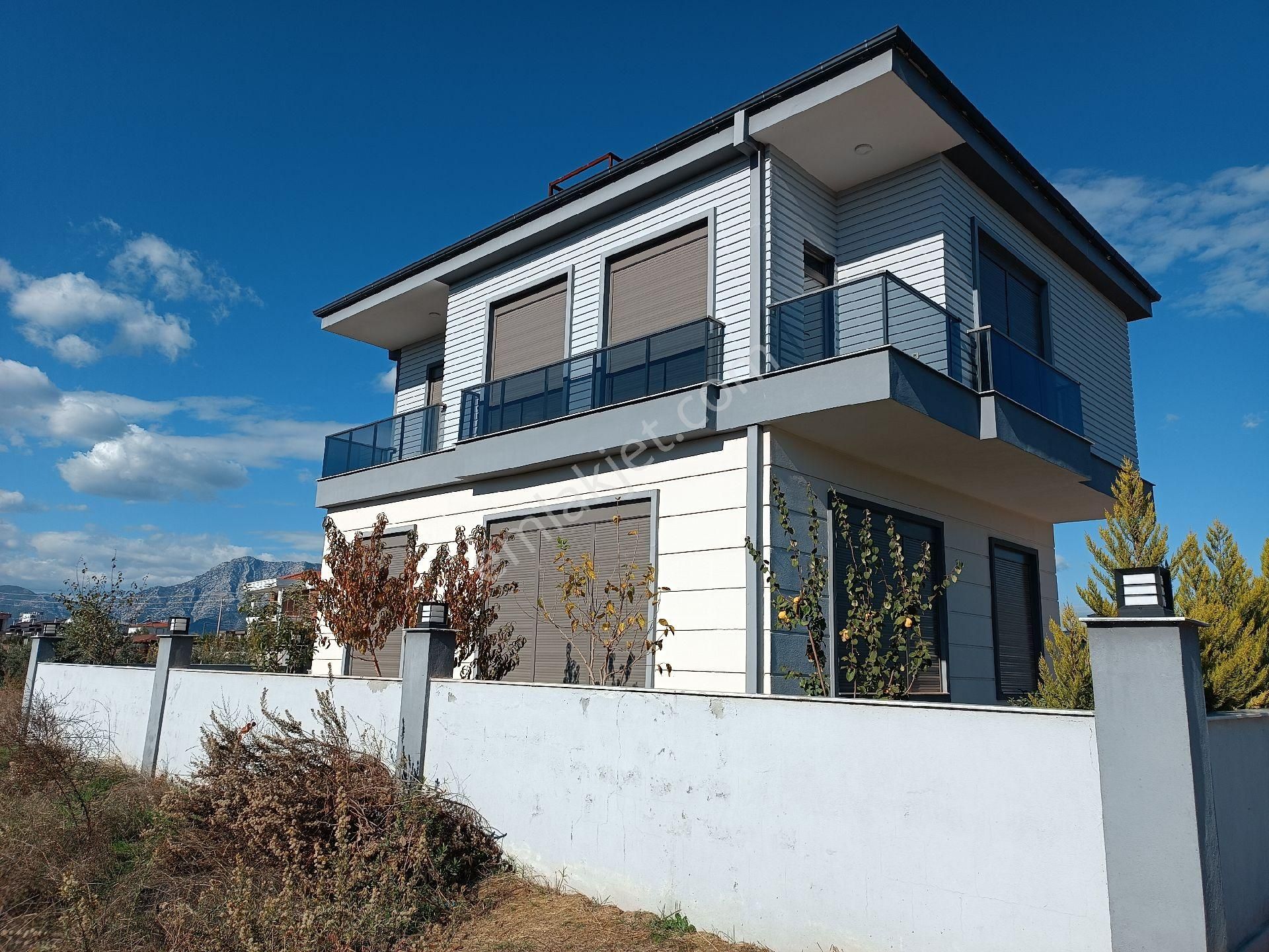 Döşemealtı Altınkale'de Satılık 4+1 Villa