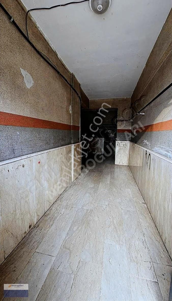 Necaroğullarından Cezaevi Üst Köşede Bakımlı 3+1 Daire - Görsel 24