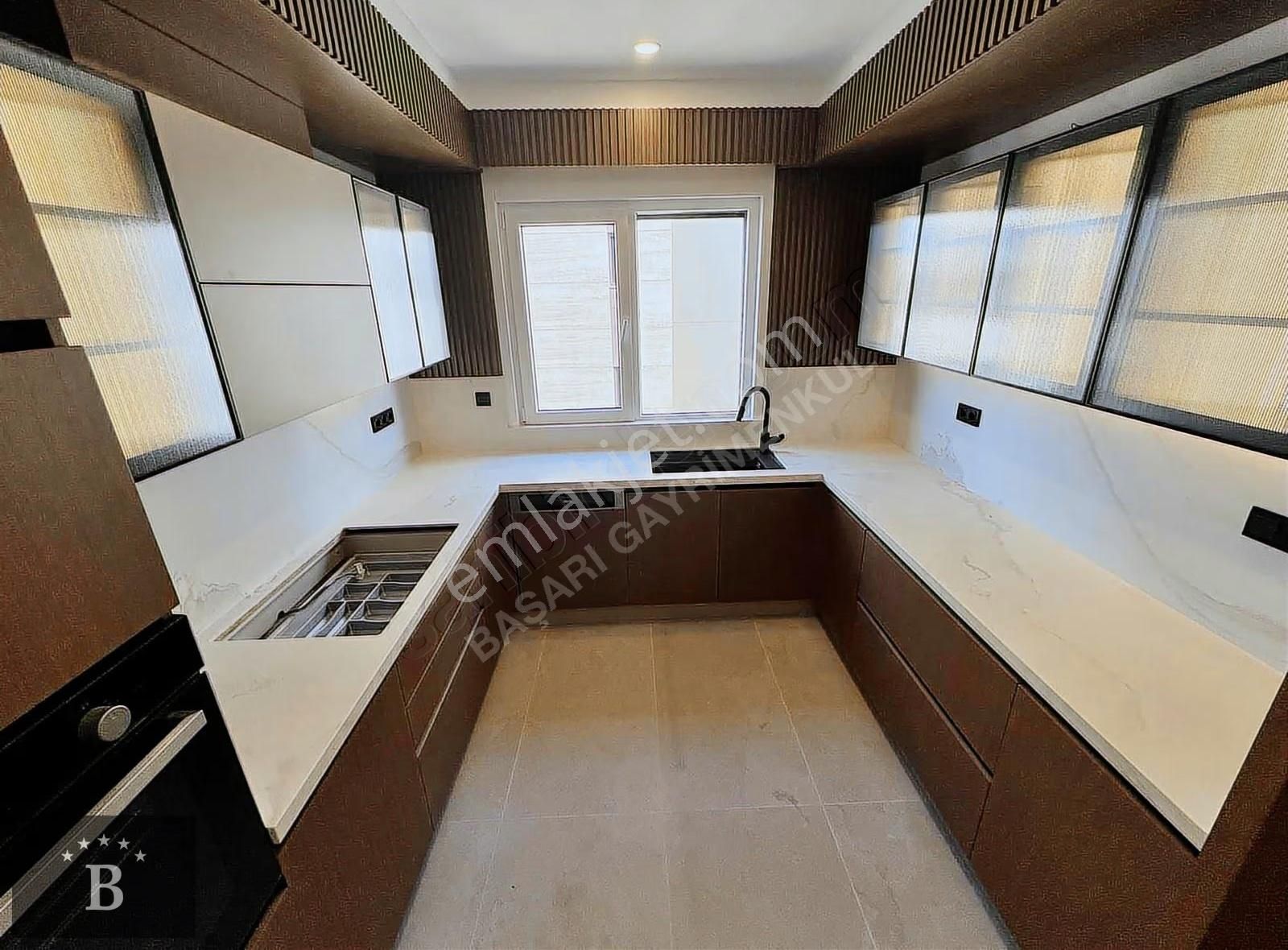 Başarı'dan Suadiye Sahilde Kapanmaz Deniz Manzaralı 230 M2 Sıfır - Görsel 7