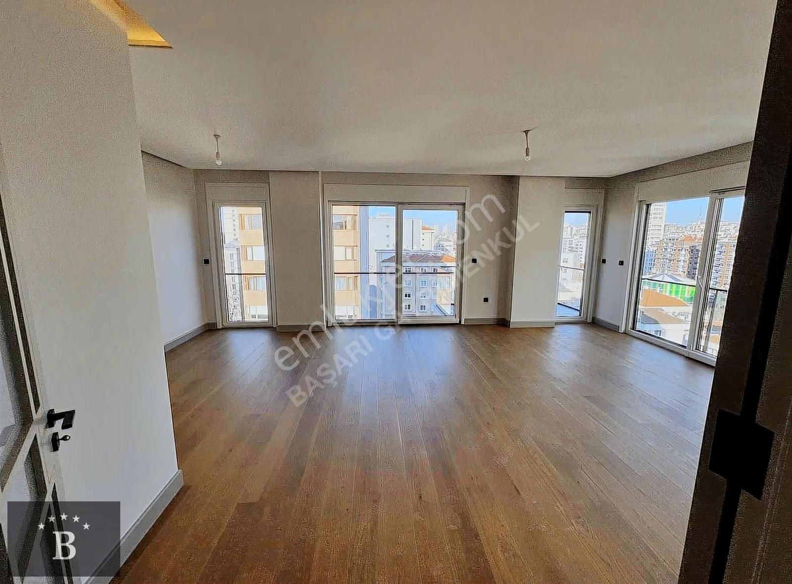 Başarı'dan Suadiye Sahilde Kapanmaz Deniz Manzaralı 230 M2 Sıfır - Görsel 11