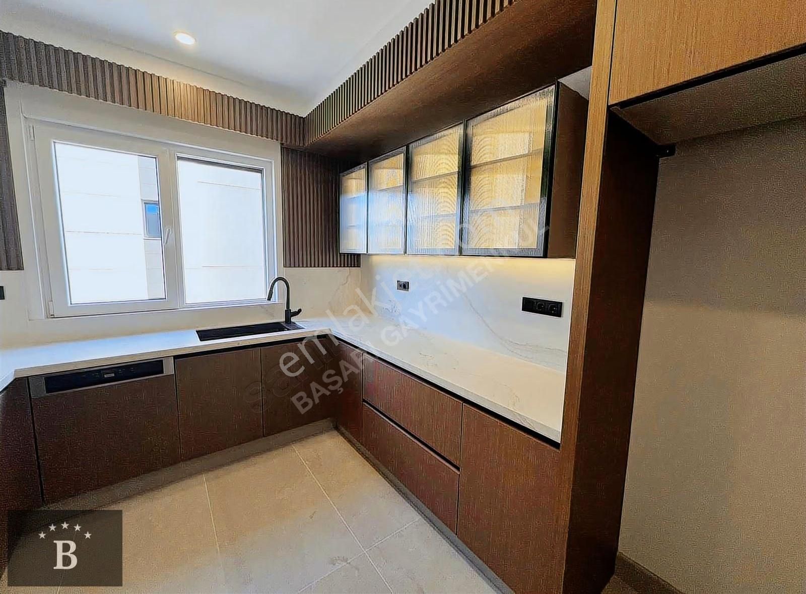 Başarı'dan Suadiye Sahilde Kapanmaz Deniz Manzaralı 230 M2 Sıfır - Görsel 13