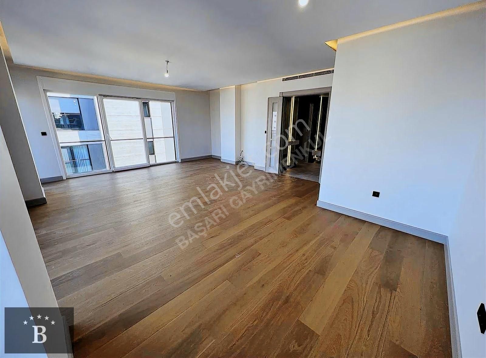 Başarı'dan Suadiye Sahilde Kapanmaz Deniz Manzaralı 230 M2 Sıfır - Görsel 32