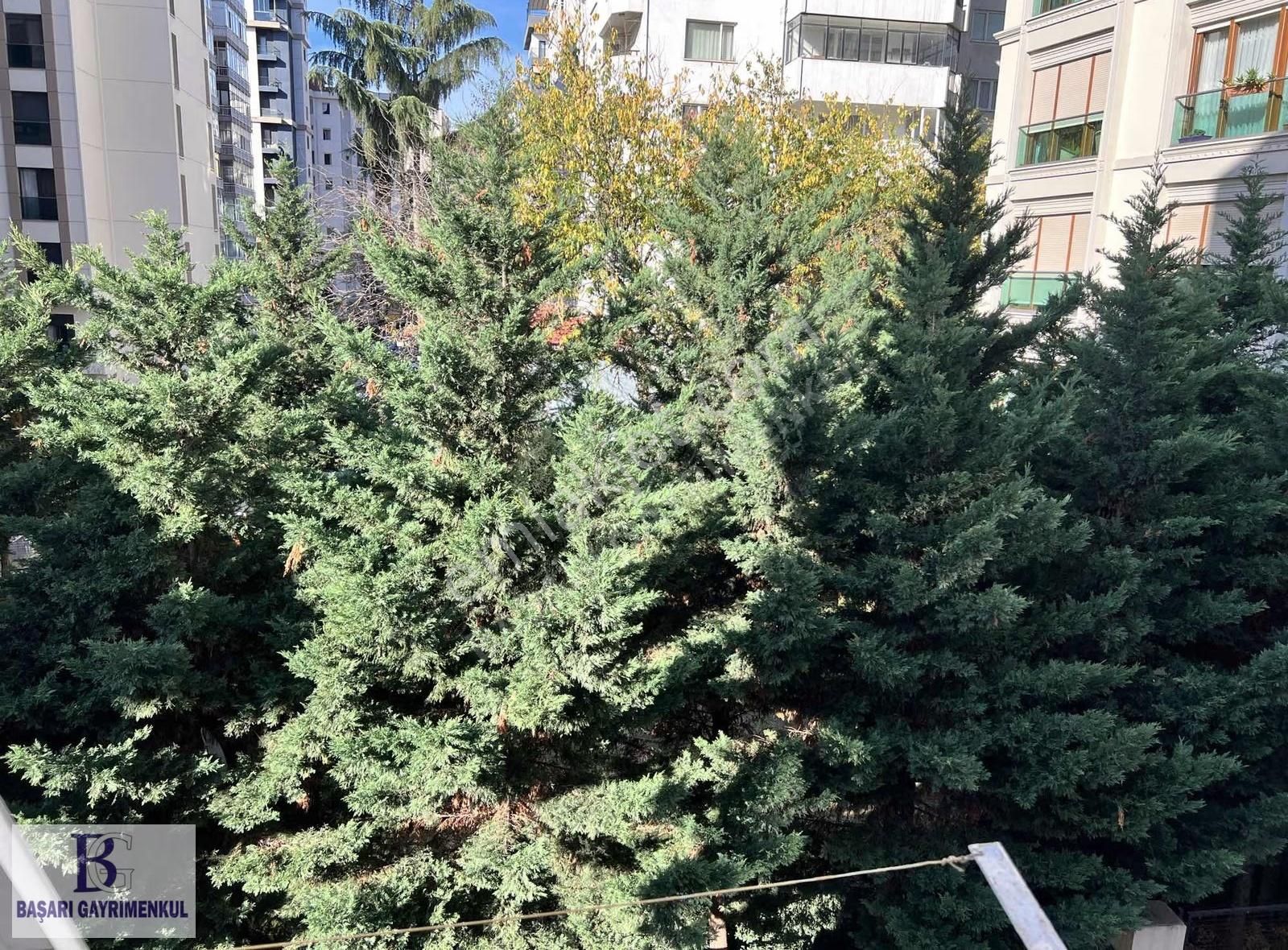 Başarı Suadiye Bağdata 6. Bina 130 M2 3+1 Yeşillikler İçinde