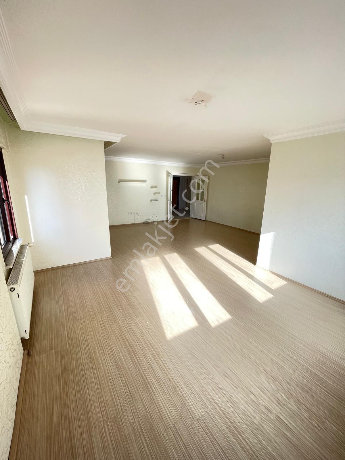 İstanbul Beylikdüzü Koru Apartmanı 3+1 186 M2 Bürüt Kiralık Daire - Görsel 26