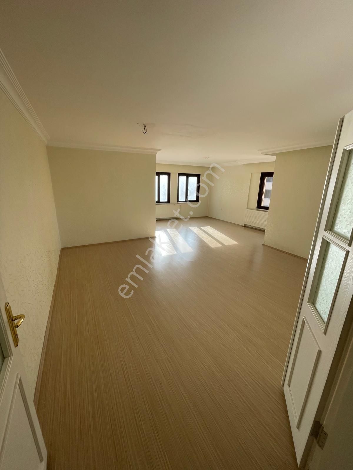 İstanbul Beylikdüzü Koru Apartmanı 3+1 186 M2 Bürüt Kiralık Daire - Görsel 23