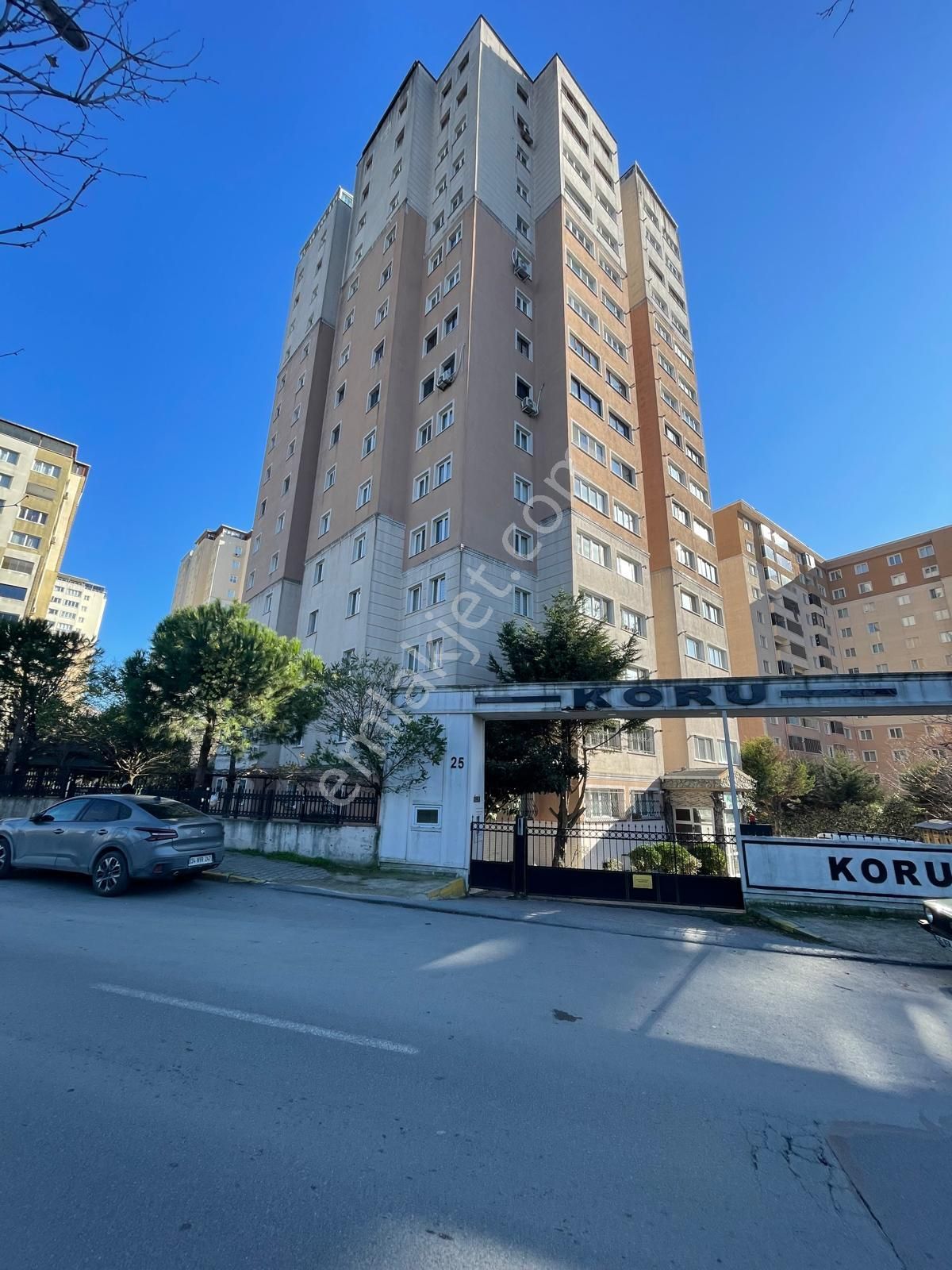 İstanbul Beylikdüzü Koru Apartmanı 3+1 186 M2 Bürüt Kiralık Daire - Görsel 2