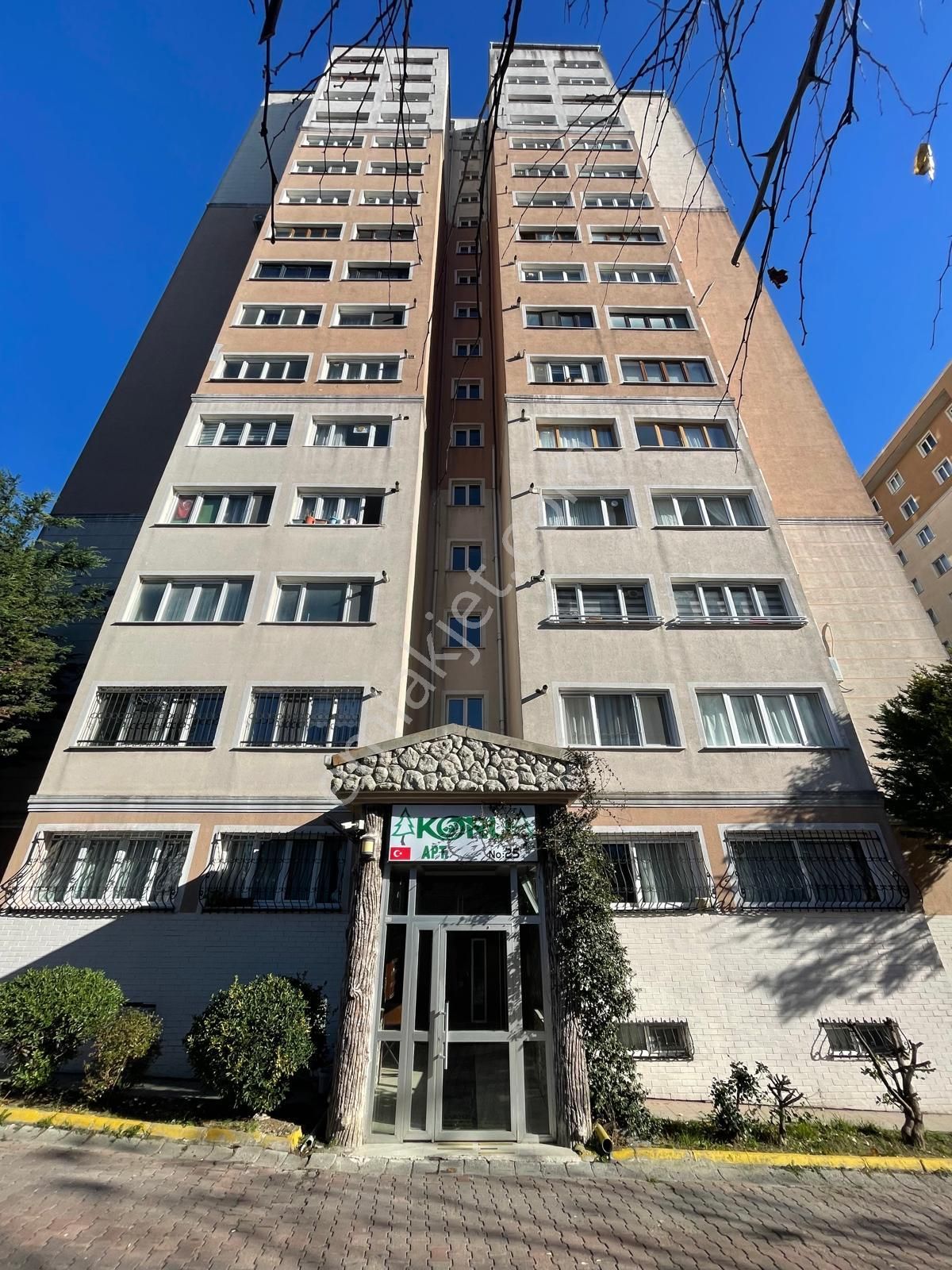 İstanbul Beylikdüzü Koru Apartmanı 3+1 186 M2 Bürüt Kiralık Daire