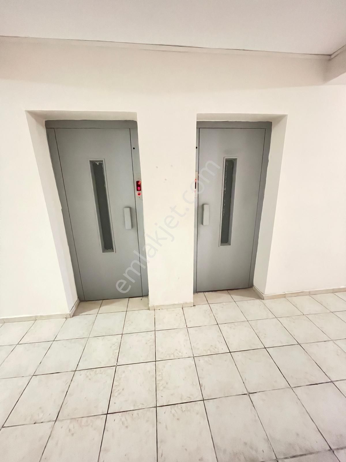 İstanbul Beylikdüzü Koru Apartmanı 3+1 186 M2 Bürüt Kiralık Daire - Görsel 31