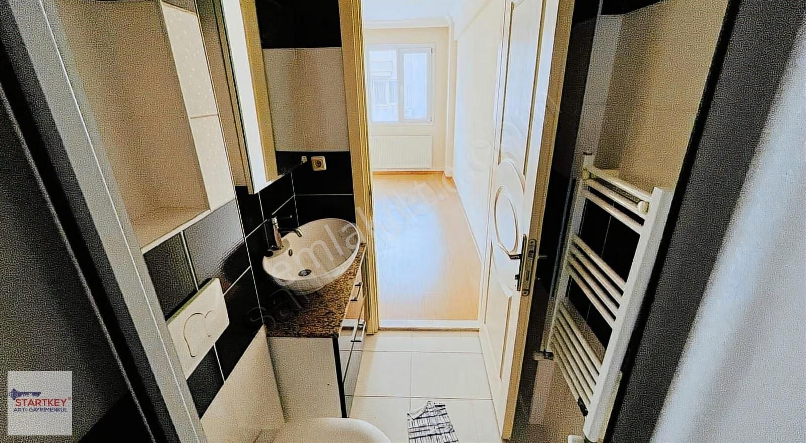 Karşıyaka Nergiz'de Bakımlı Merkezi Konumda 3+1 125 M2 Kiralık Daire - Görsel 3
