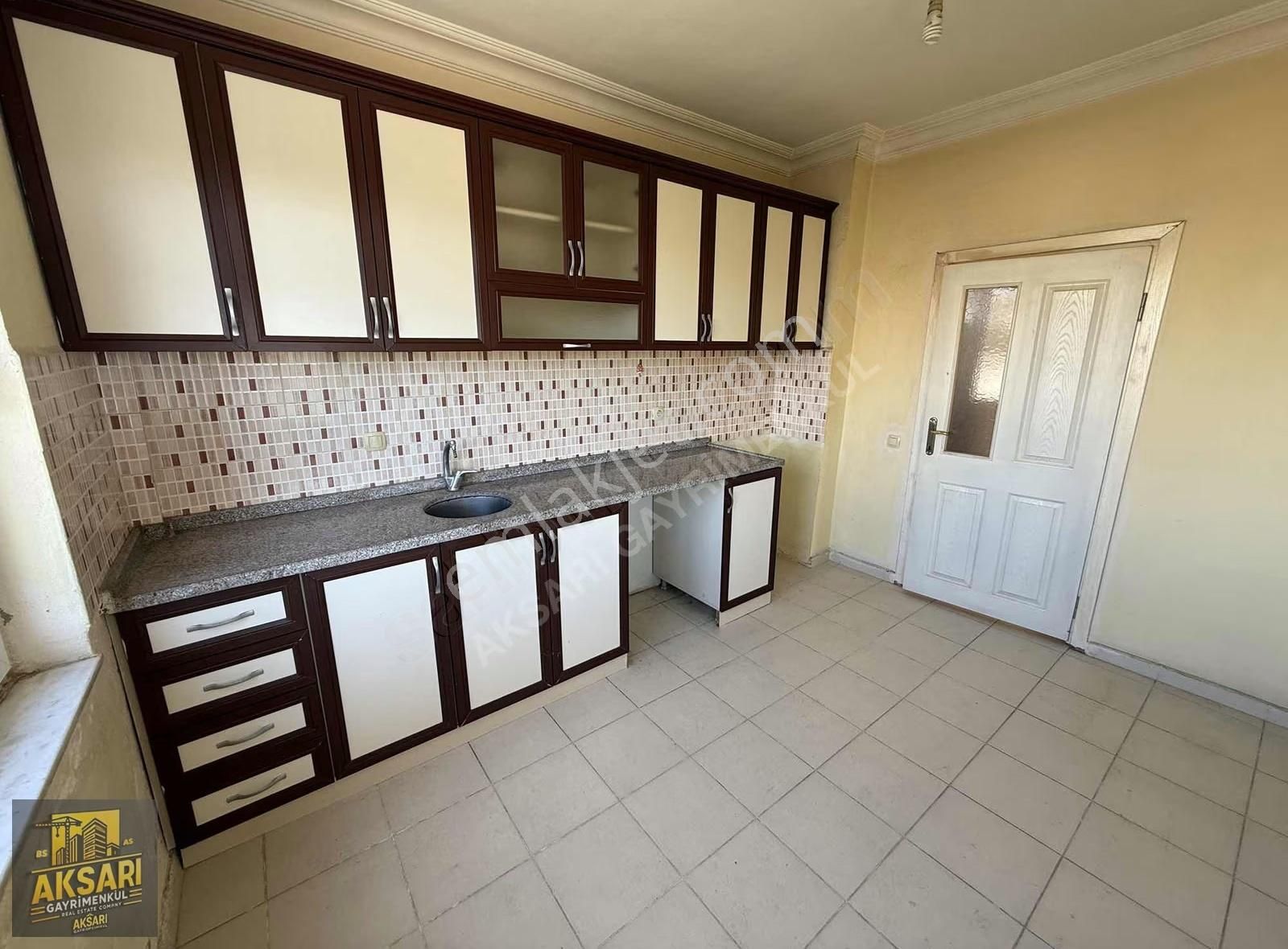 Ayanoğlun'da Çok Geniş Asansörsüz 3+1 Satılık Daire - Görsel 2