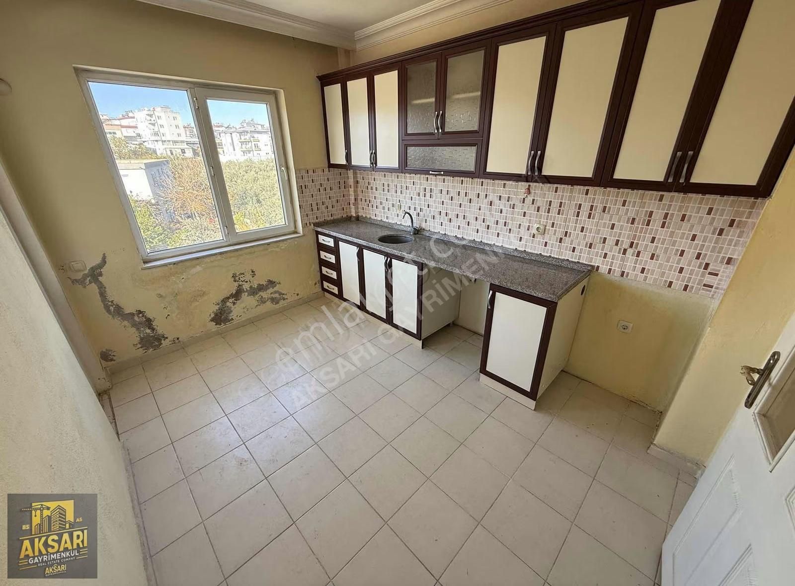 Ayanoğlun'da Çok Geniş Asansörsüz 3+1 Satılık Daire