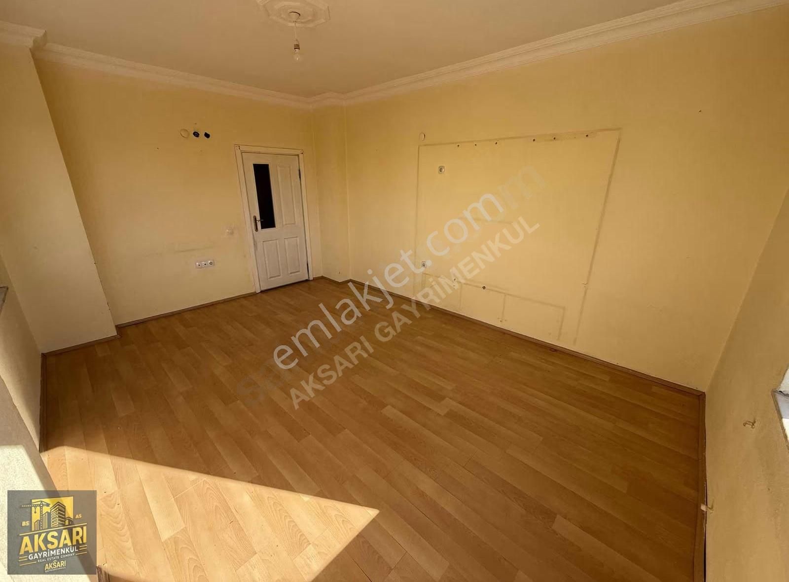 Ayanoğlun'da Çok Geniş Asansörsüz 3+1 Satılık Daire - Görsel 3