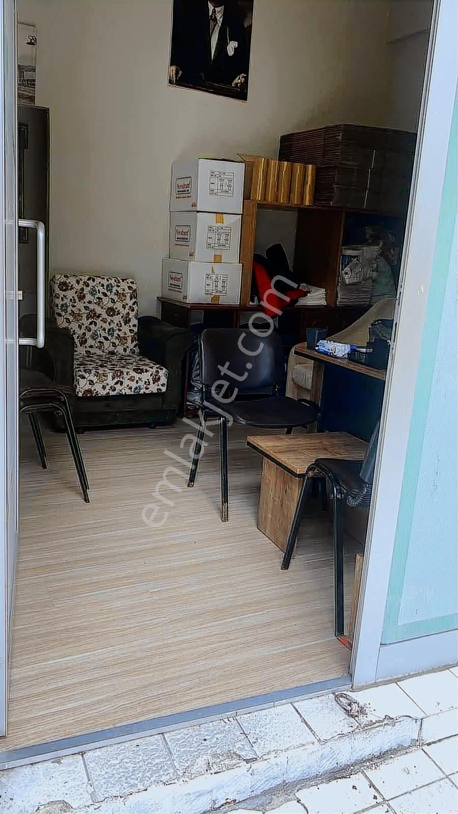 Engin Erdem'den Merterde Satılık Dükkan - Görsel 15
