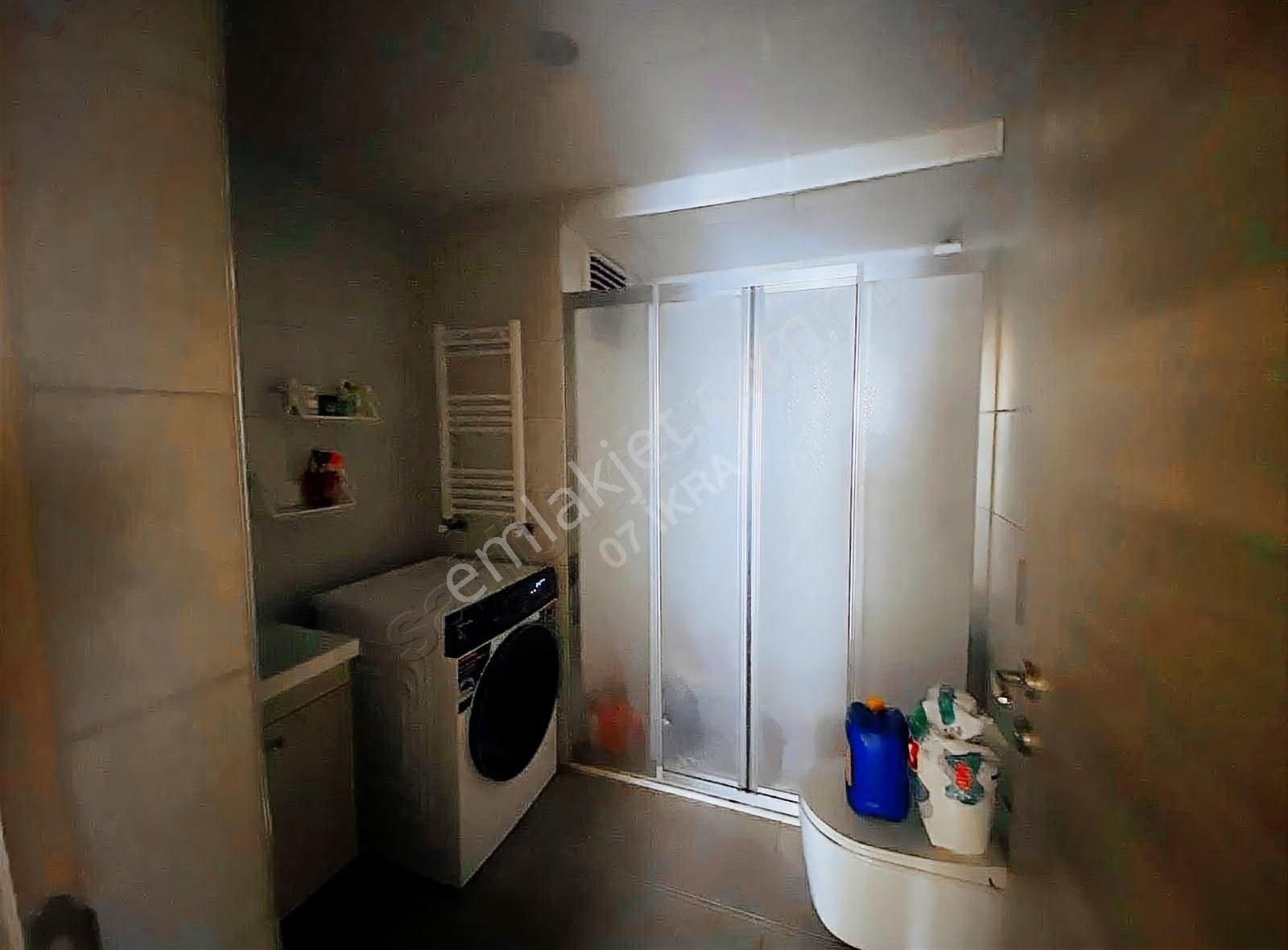 Güneş Evlerinde 1+1 Genis Ara Katta Daire - Görsel 8