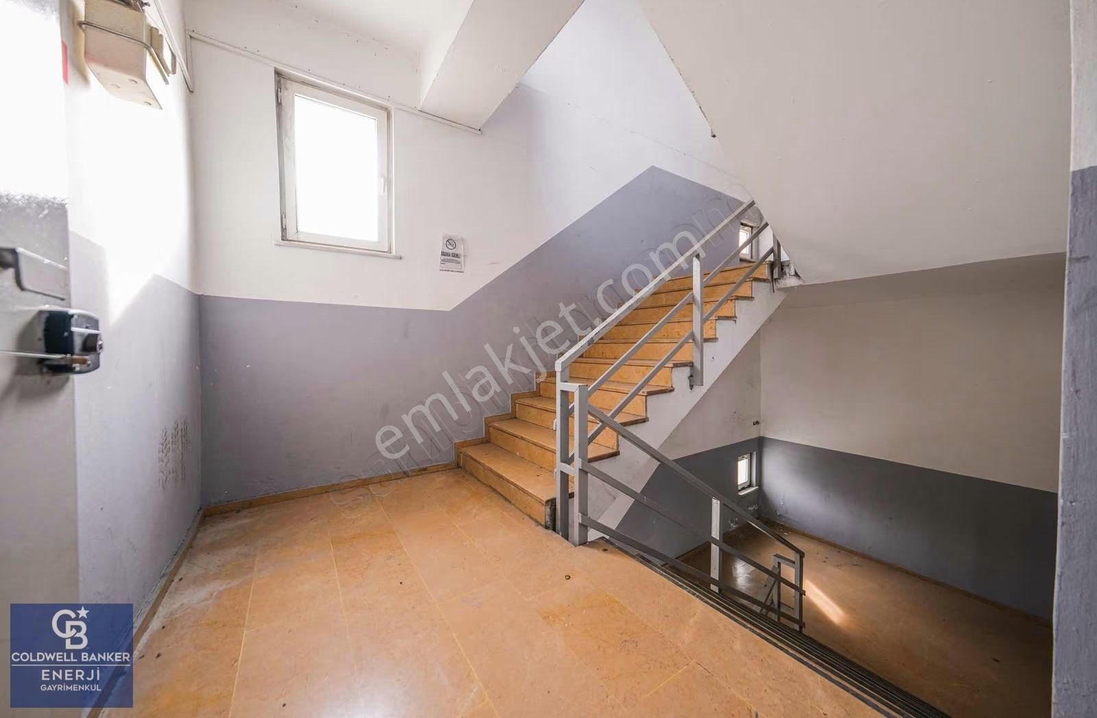 Yenibosna Cadde Üzeri Ön Cephe 1600 M2 İki Katlı Kiralık İş Yeri - Görsel 11