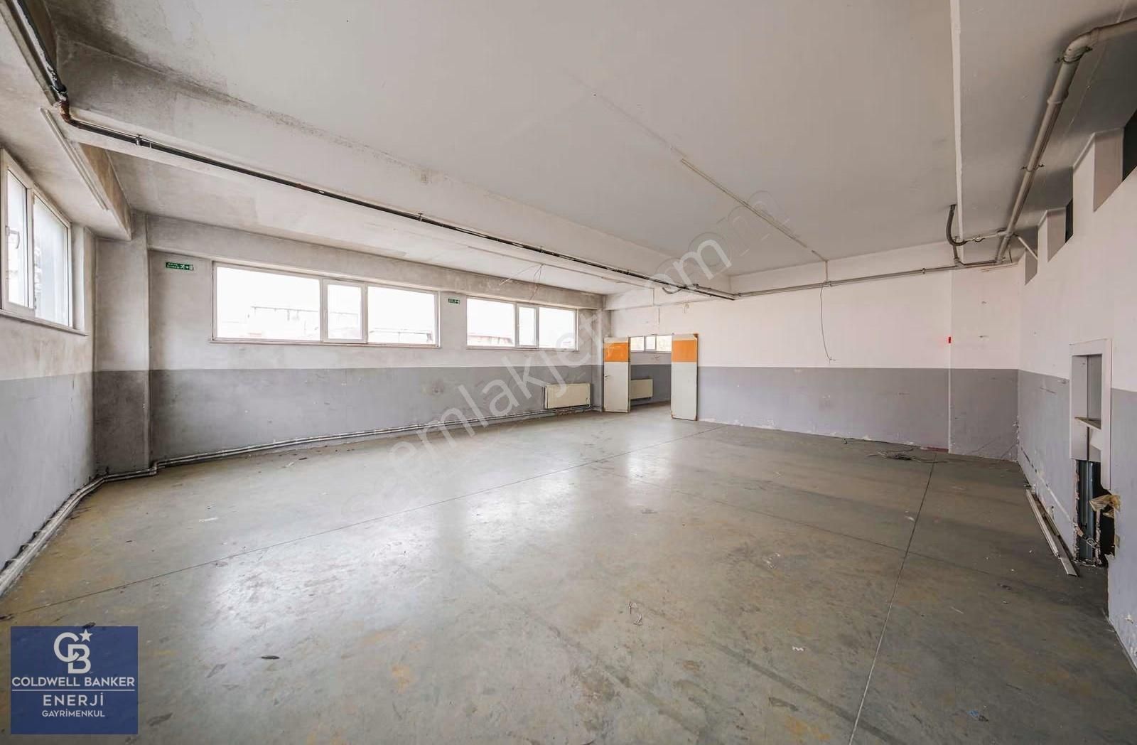 Yenibosna Cadde Üzeri Ön Cephe 1600 M2 İki Katlı Kiralık İş Yeri - Görsel 7