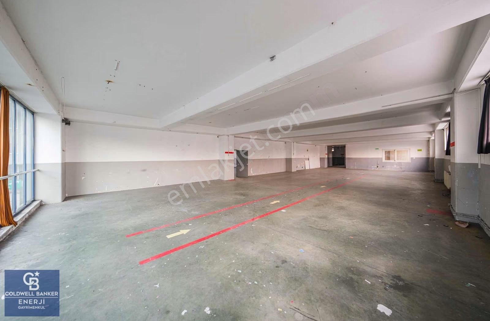 Yenibosna Cadde Üzeri Ön Cephe 1600 M2 İki Katlı Kiralık İş Yeri - Görsel 33