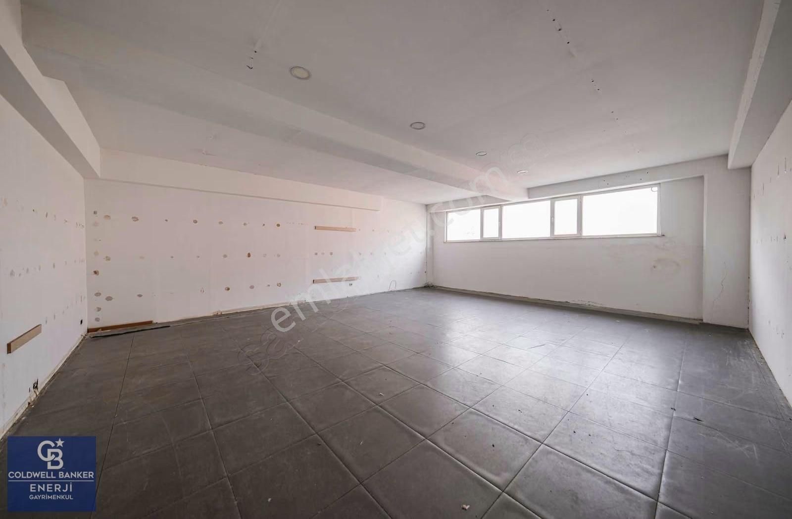 Yenibosna Cadde Üzeri Ön Cephe 1600 M2 İki Katlı Kiralık İş Yeri - Görsel 10