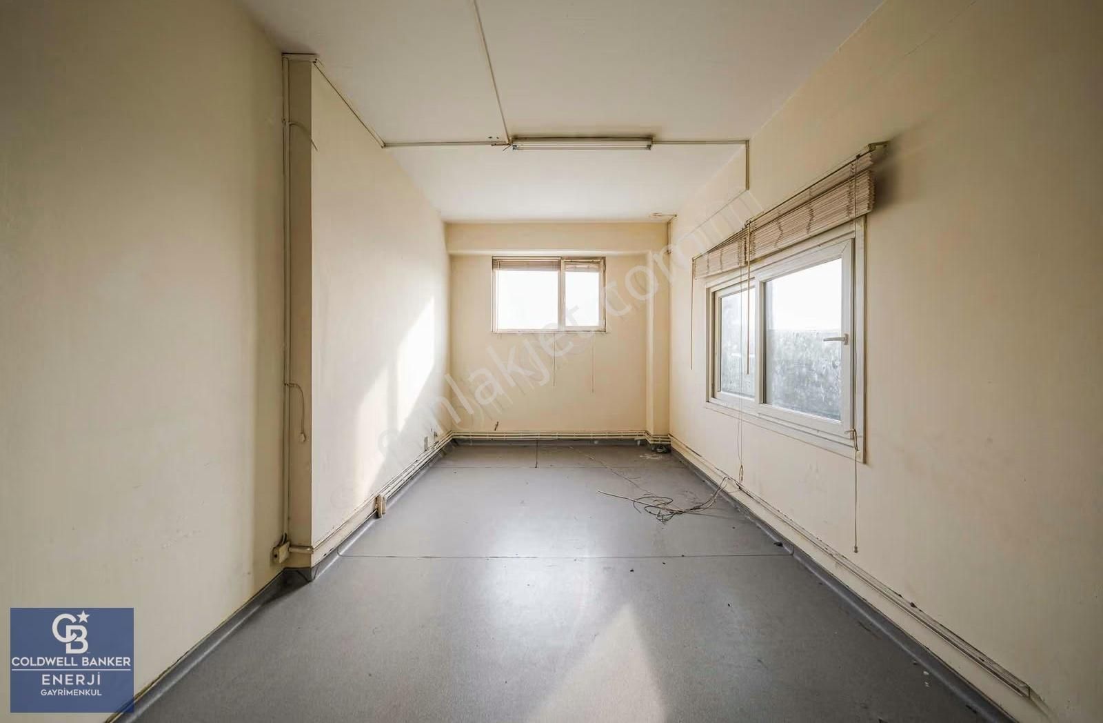 Yenibosna Cadde Üzeri Ön Cephe 1600 M2 İki Katlı Kiralık İş Yeri - Görsel 29