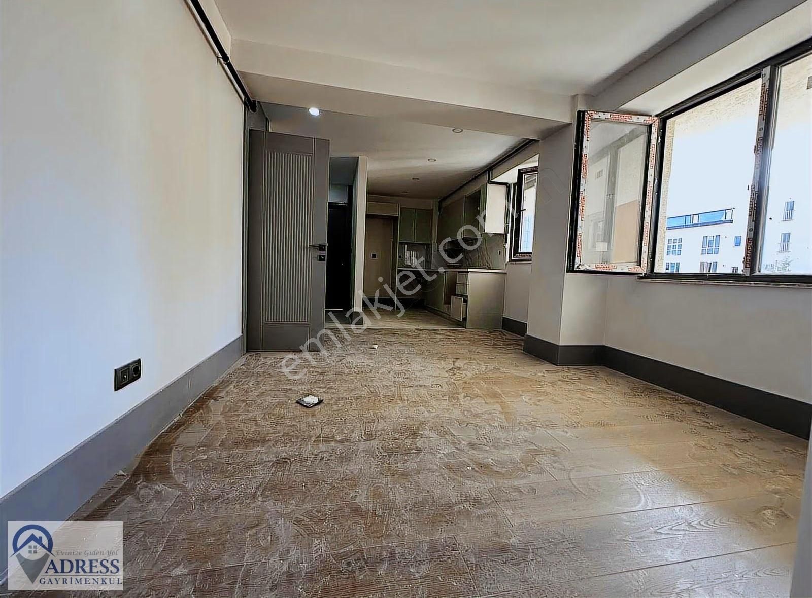 Adress Gayrimenkul Den Çekmeköy'de İki Bloklu Site İçinde 2+1 - Görsel 26