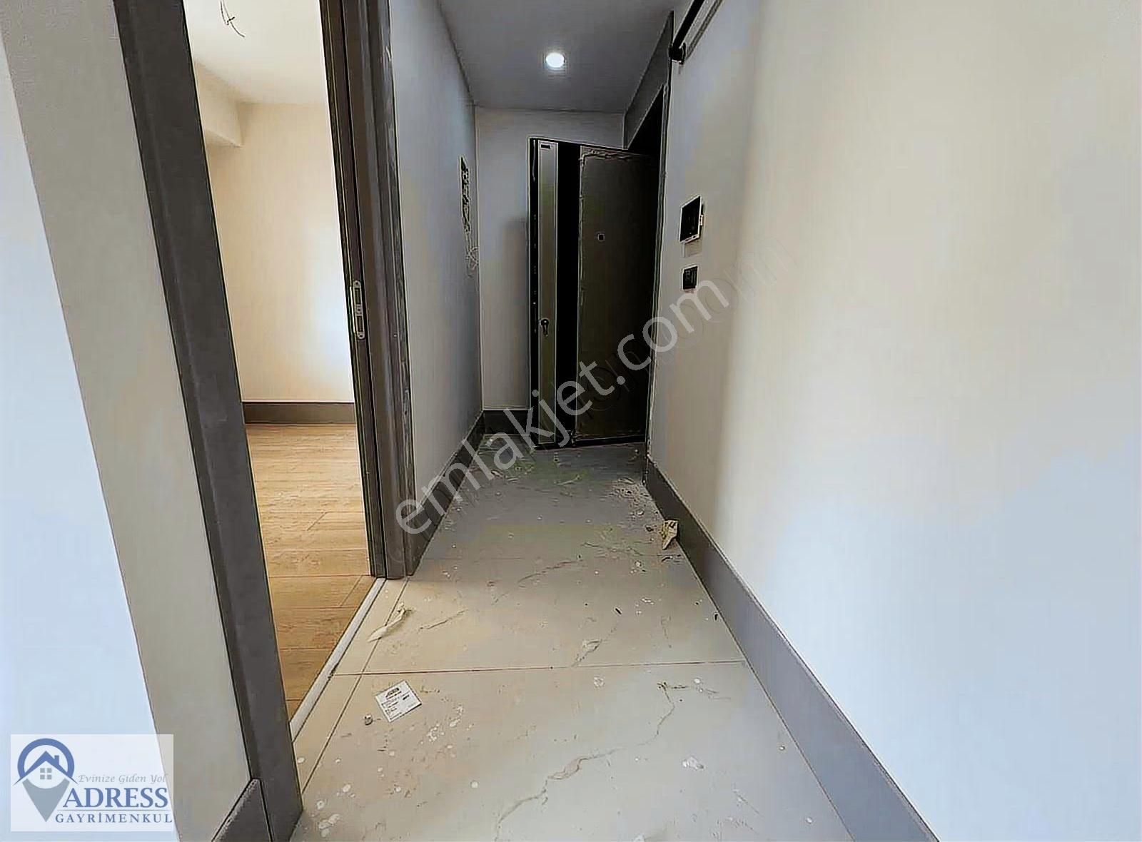 Adress Gayrimenkul Den Çekmeköy'de İki Bloklu Site İçinde 2+1 - Görsel 14