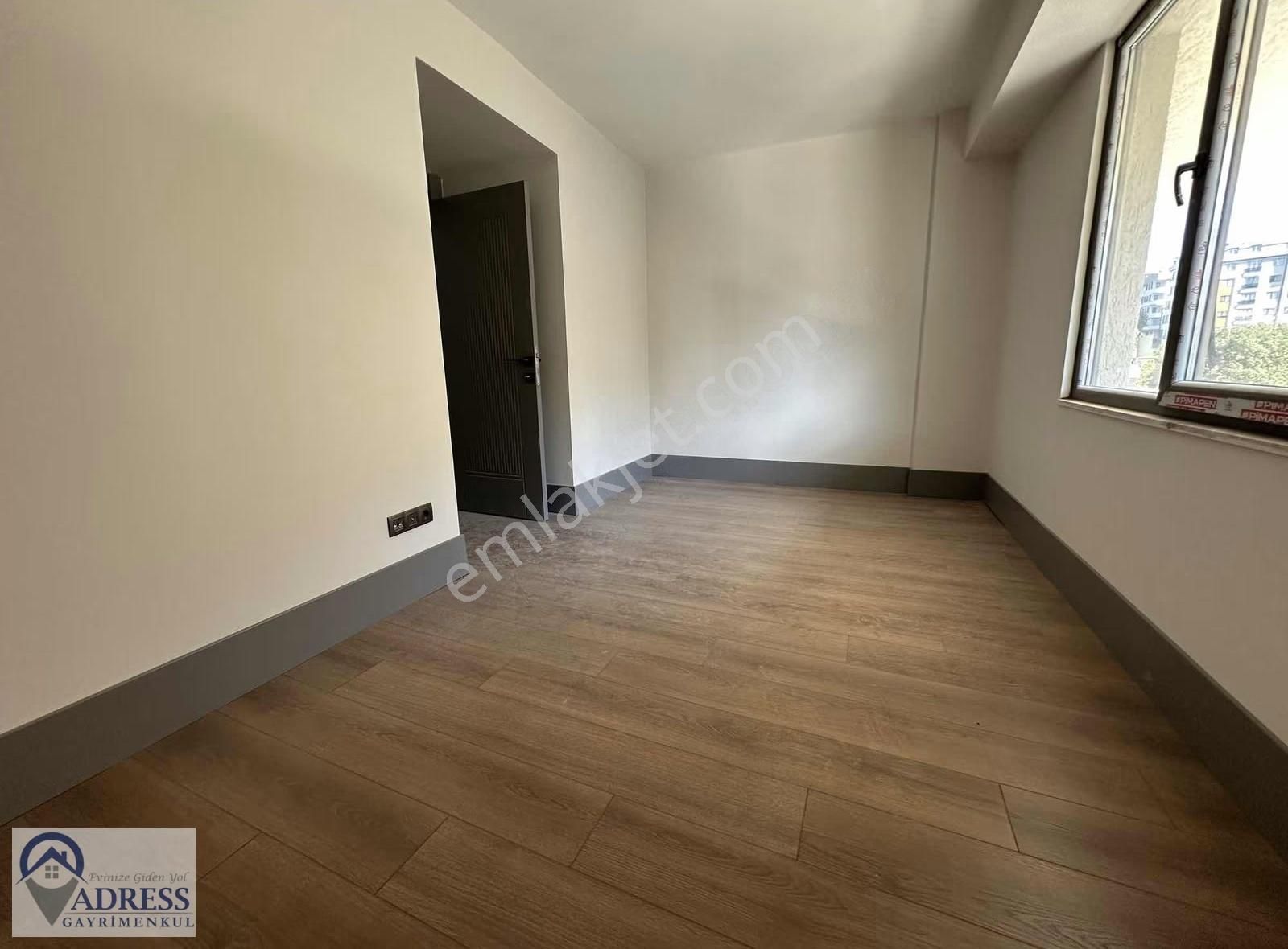 Adress Gayrimenkul Den Çekmeköy'de İki Bloklu Site İçinde 2+1 - Görsel 10