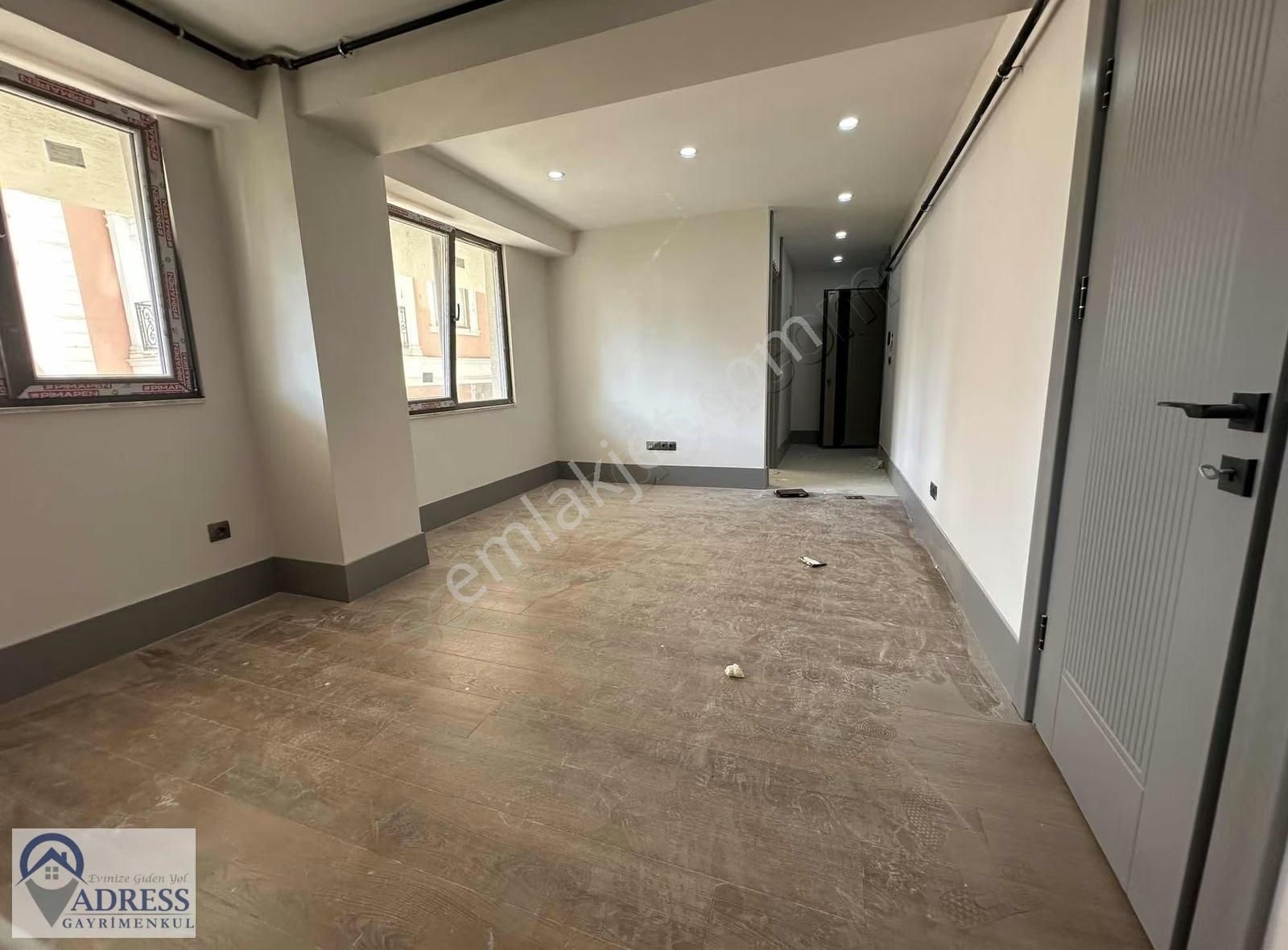 Adress Gayrimenkul Den Çekmeköy'de İki Bloklu Site İçinde 2+1 - Görsel 16