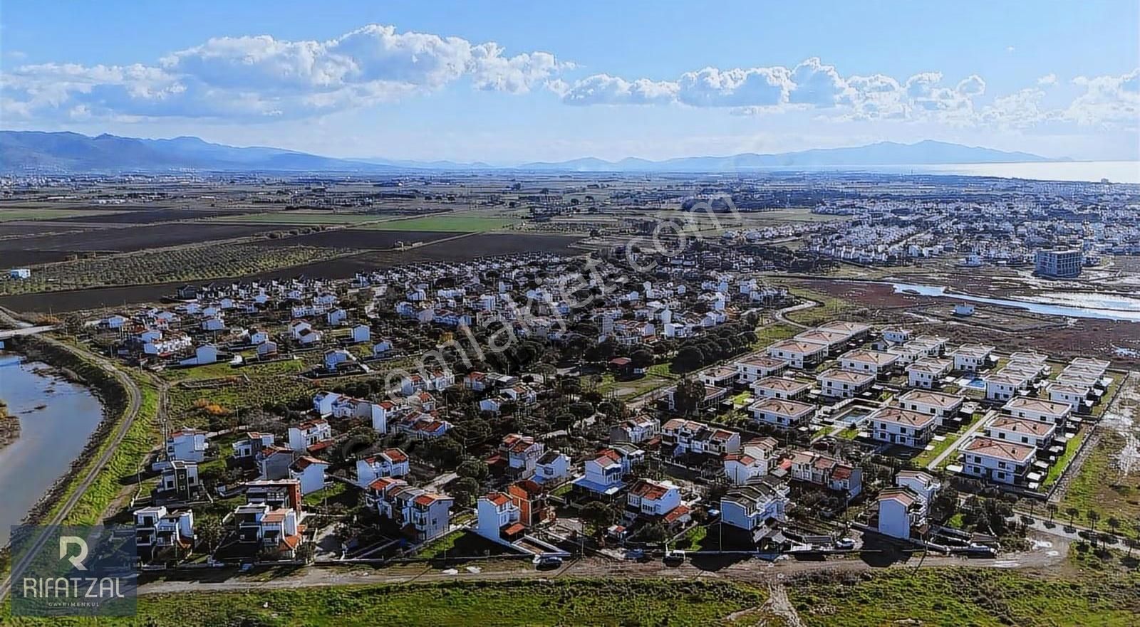 Altınova'da Denize 300 M Site İçi Villa Arsası - Görsel 3