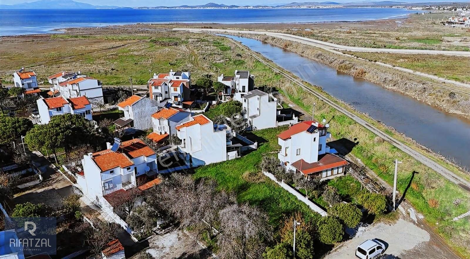 Altınova'da Denize 300 M Site İçi Villa Arsası - Görsel 7