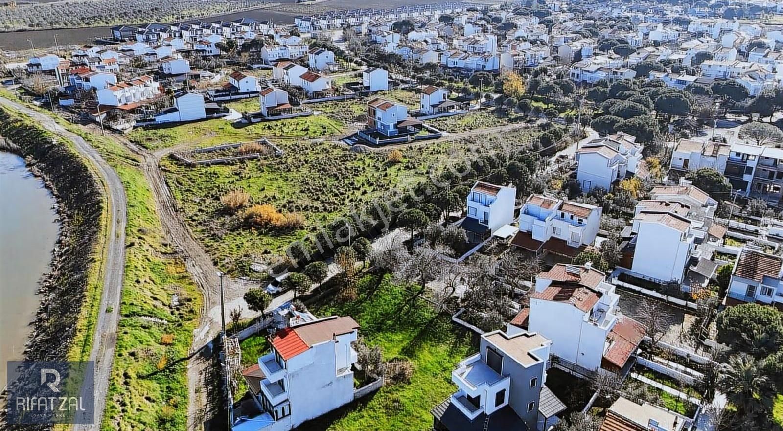Altınova'da Denize 300 M Site İçi Villa Arsası - Görsel 9
