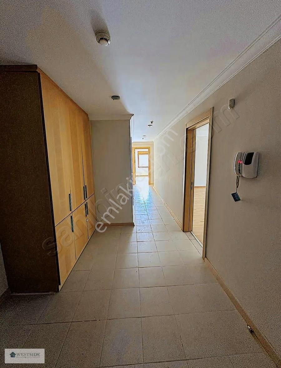 Bahçeşehir Spradon Kuleler 4+1 Havuz Cephe Boş Satılık