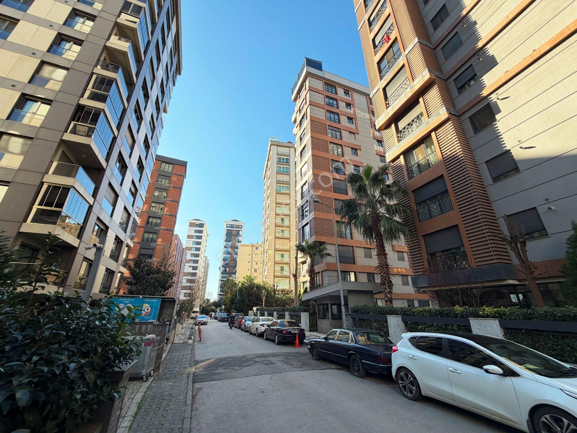 Caddebostan Park Konutları 6.kat Mobilyalı 100m2 Kiralık 2+1