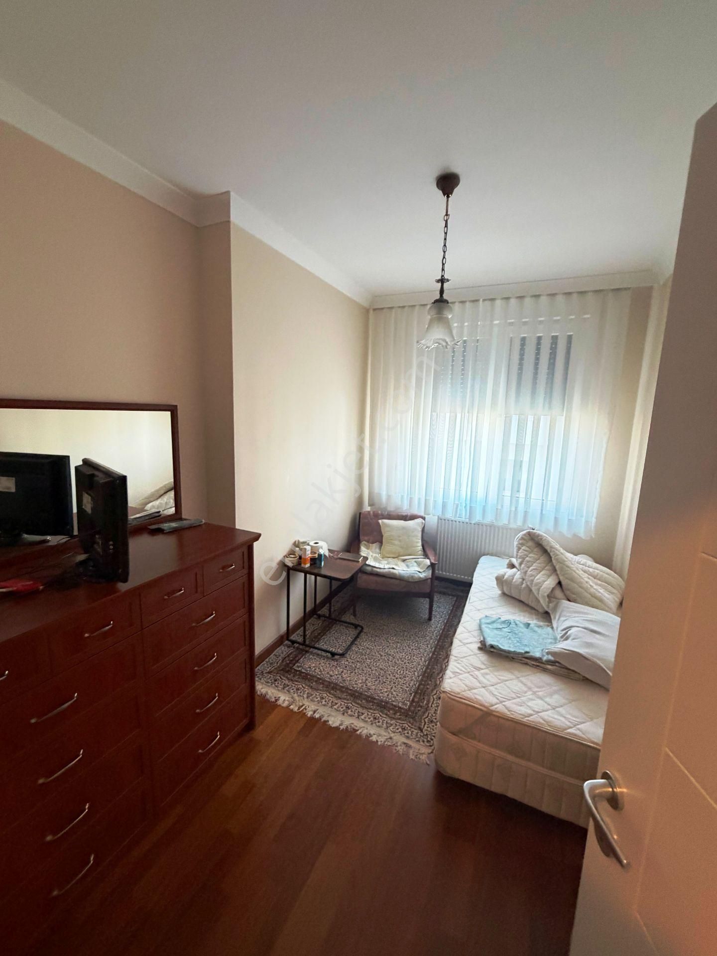 Caddebostan Park Konutları 6.kat Mobilyalı 100m2 Kiralık 2+1 - Görsel 15