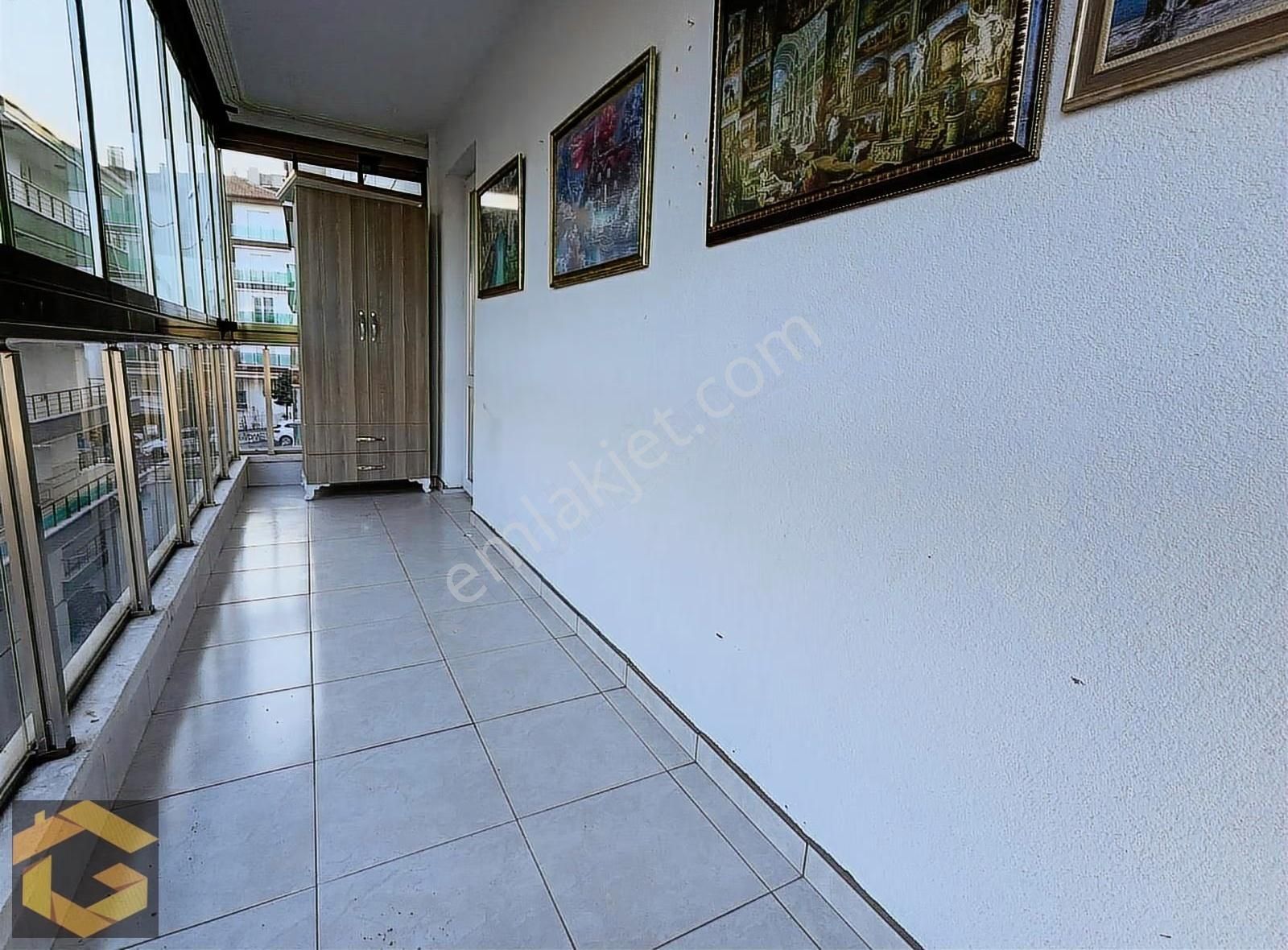 Yıldıztepe Mahallesi Lüks Yapılı Ara Kat Satılık 3+1 Daire - Görsel 2