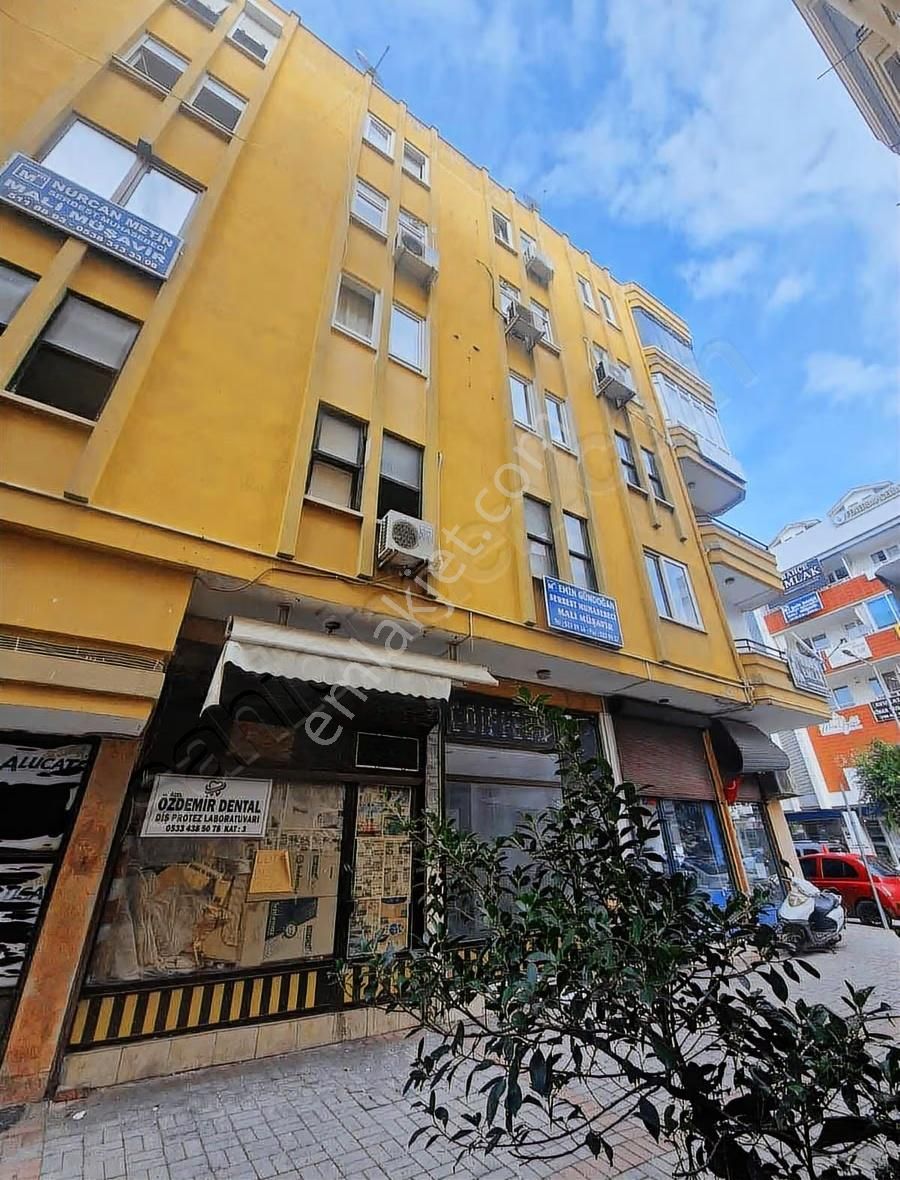 Şekerhane Mah Cuma Pazarında Satılık 1+1 Ofis - Görsel 12