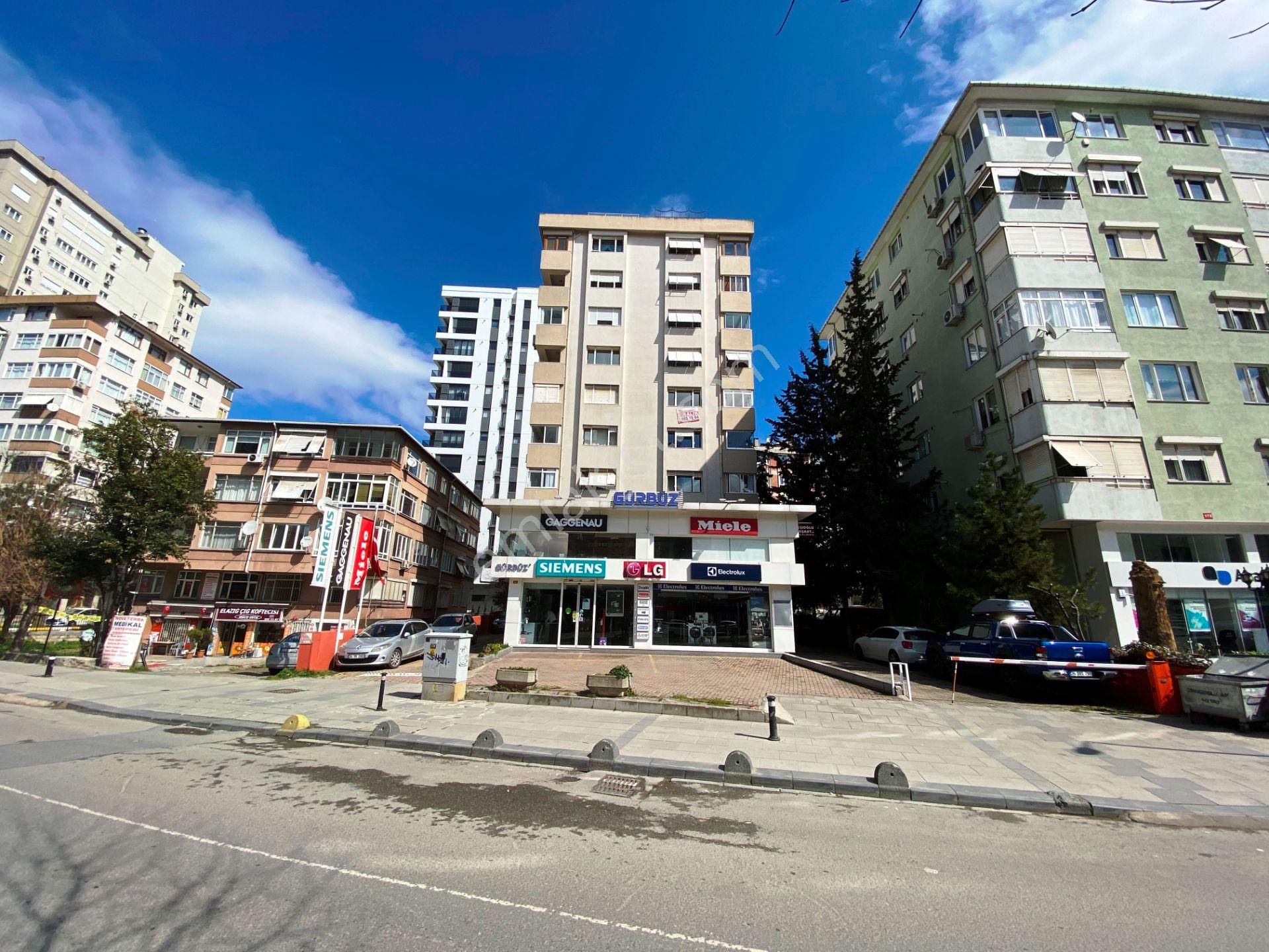 Erenköy Minibüs Cad.140m2 Otoparklı 2 Balkonlu 4.kat Kiralık 3+1 - Görsel 34