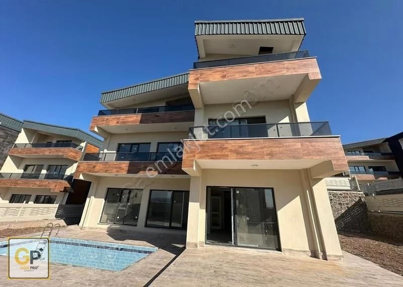 Kent Ormanı Civarı Ultra Lüx Triplex 7+2 Villa