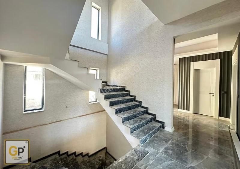 Kent Ormanı Civarı Ultra Lüx Triplex 7+2 Villa - Görsel 11