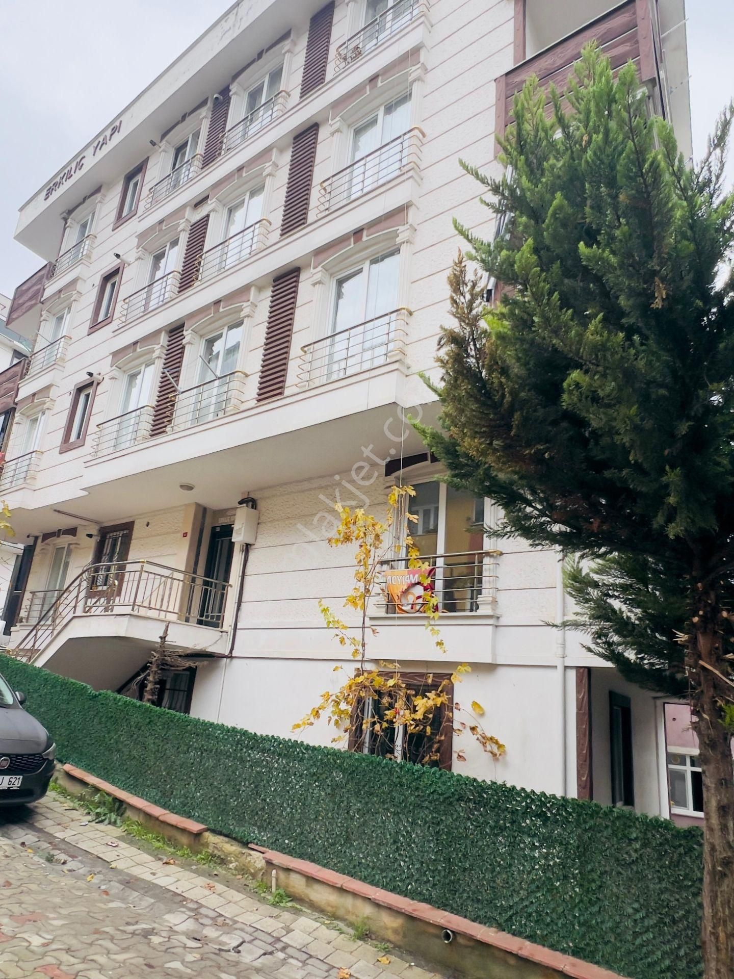 İstanbul Sancaktepe Yunusemre Mah Kiralık 2+1 Ters Dublex 140 M2