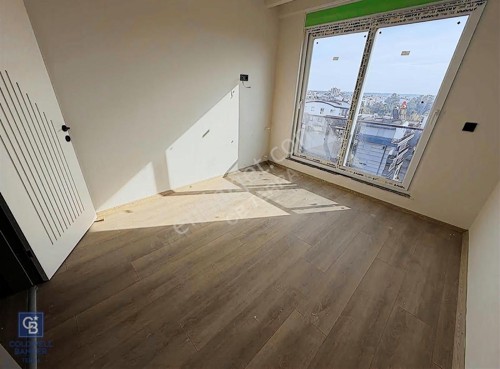 Altınova'da Havuzlu 2+1 Kiralık Daire Ayrı Mutfak - Görsel 16