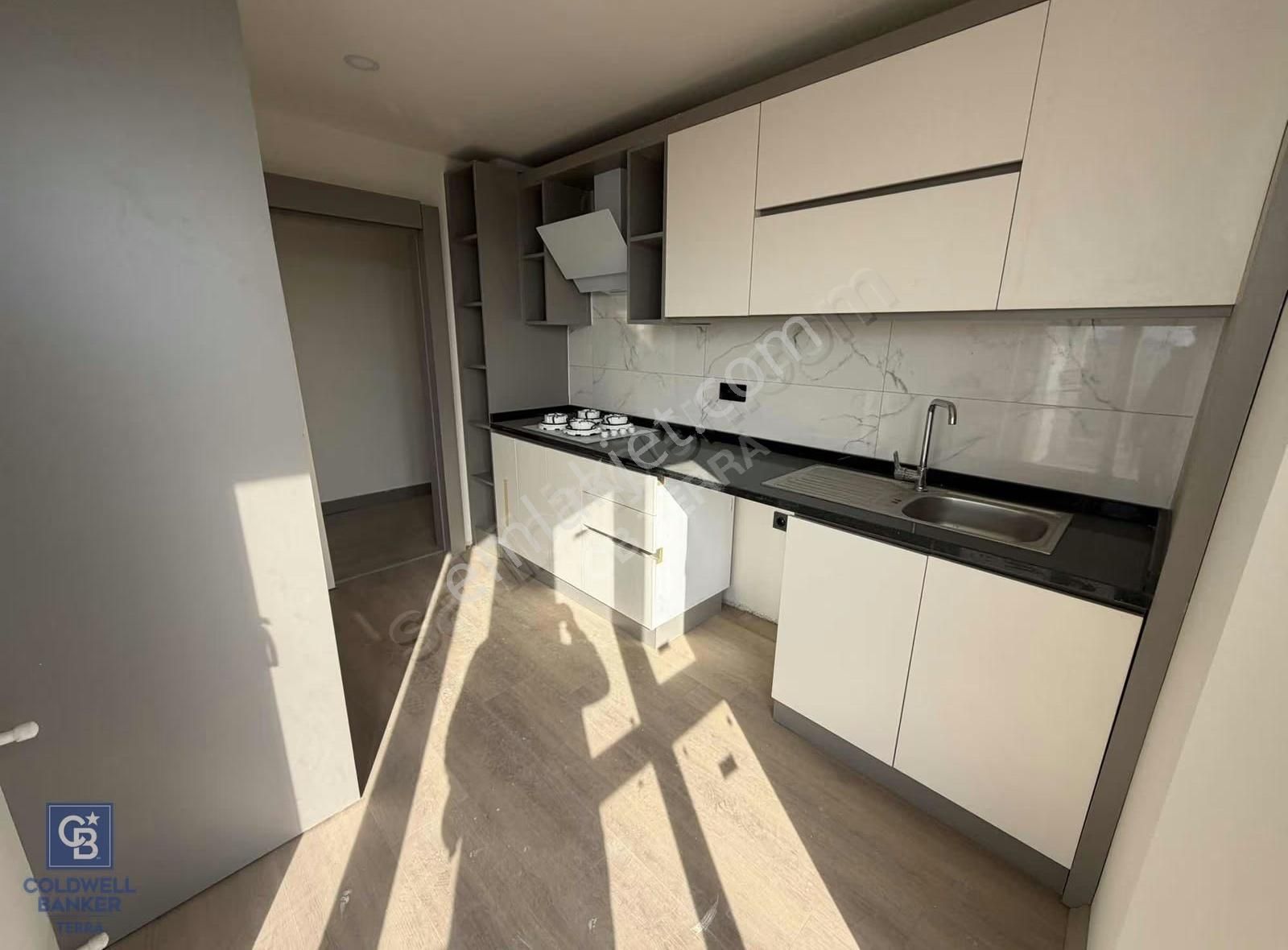 Altınova'da Havuzlu 2+1 Kiralık Daire Ayrı Mutfak - Görsel 4