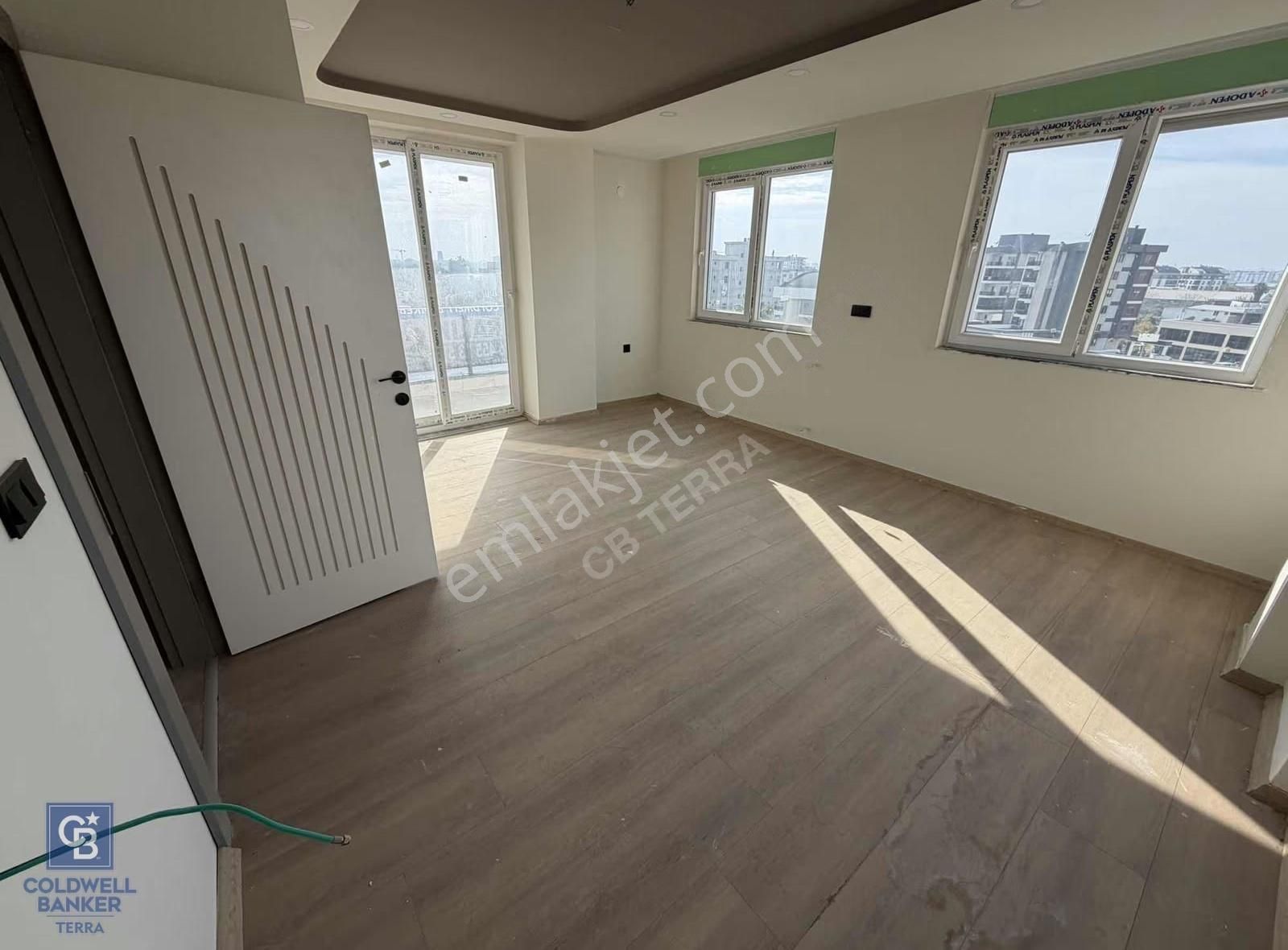 Altınova'da Havuzlu 2+1 Kiralık Daire Ayrı Mutfak - Görsel 6