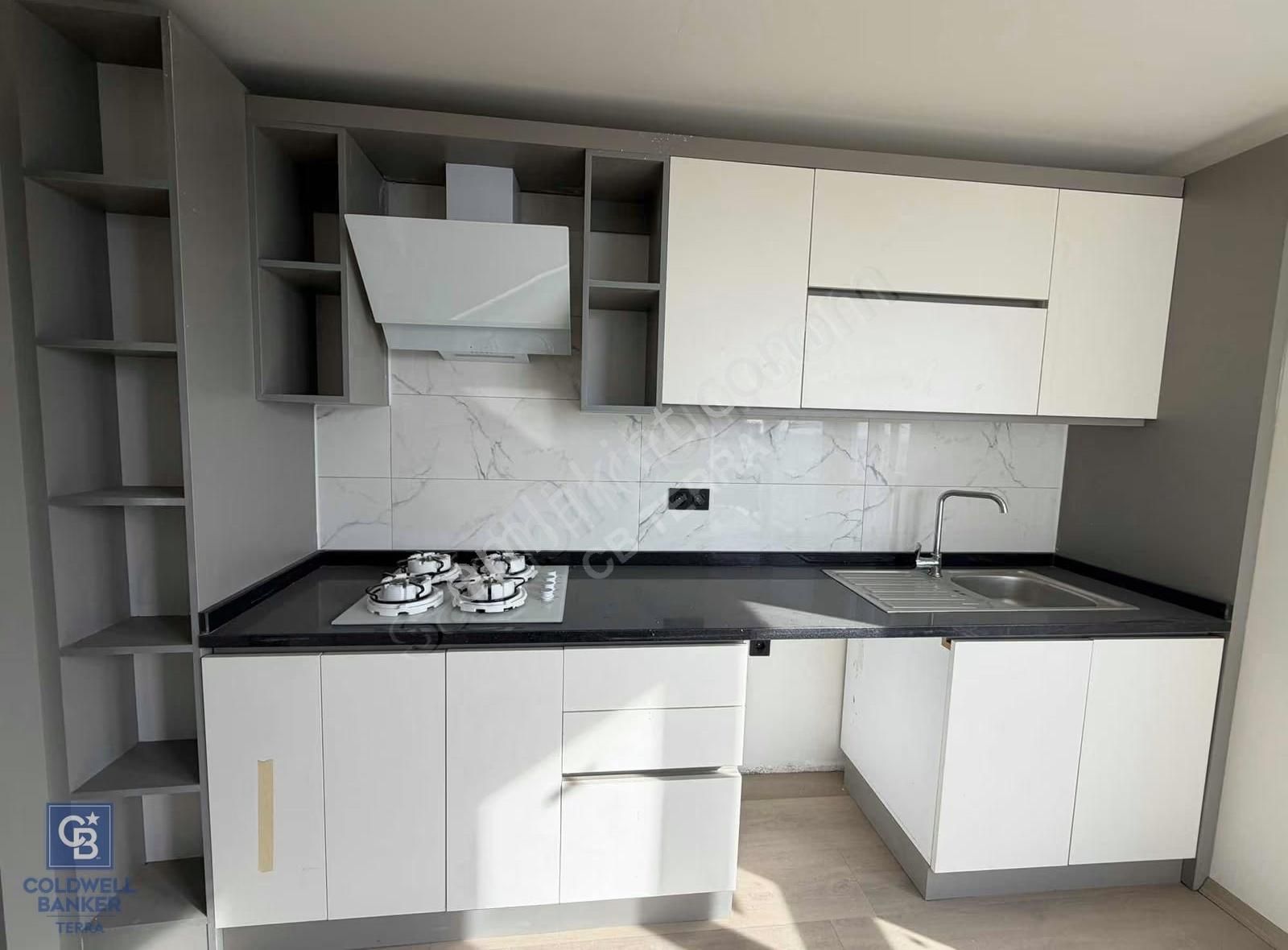 Altınova'da Havuzlu 2+1 Kiralık Daire Ayrı Mutfak - Görsel 17